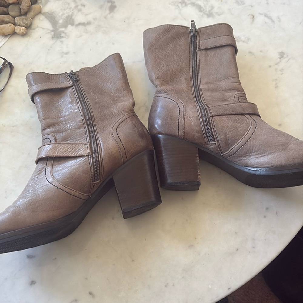 Women’s boots